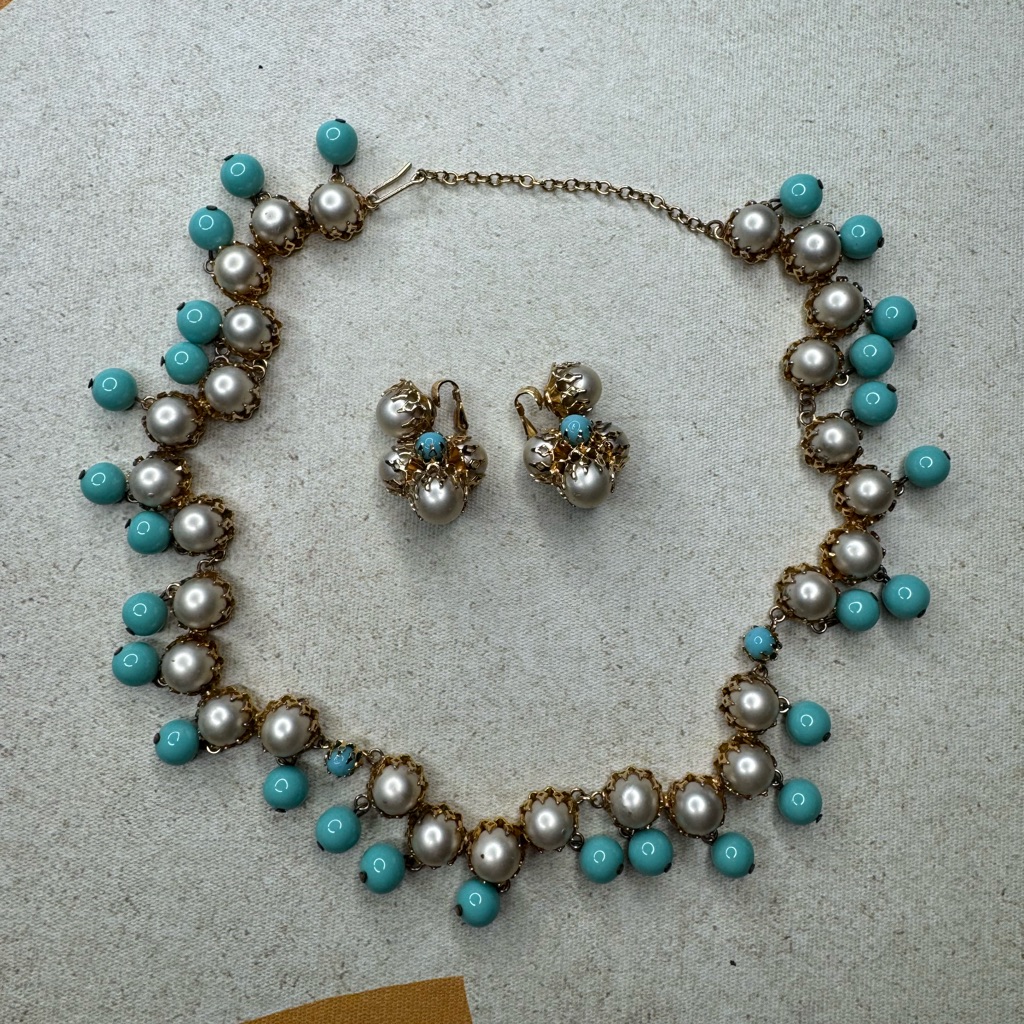Les Bernard Vogue Jewelry Set